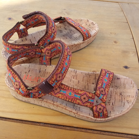 Born Shoes - BORN HAND CRAFTED FOOTWEAR SANDLES SIZE 7